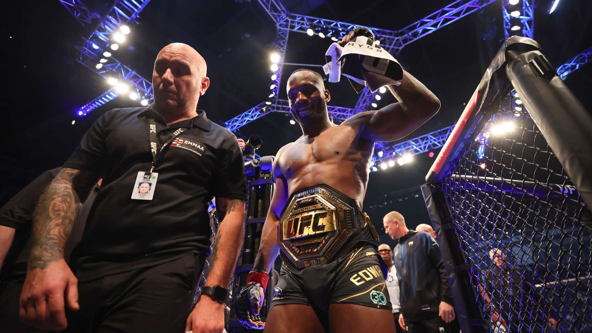 也助力于更 也助力于更